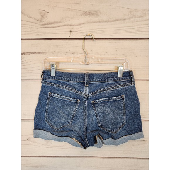Old Navy Womens Boyfriend Shorts Mid Rise Whisker Cuffed Hem Medium Wash Size 2 - Picture 2 of 7